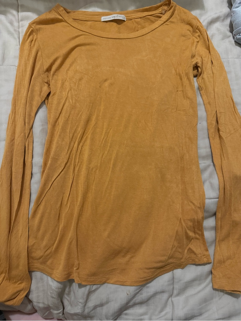 Active Basic Long-Sleeve Crewneck Shirt - Mustard Yellow